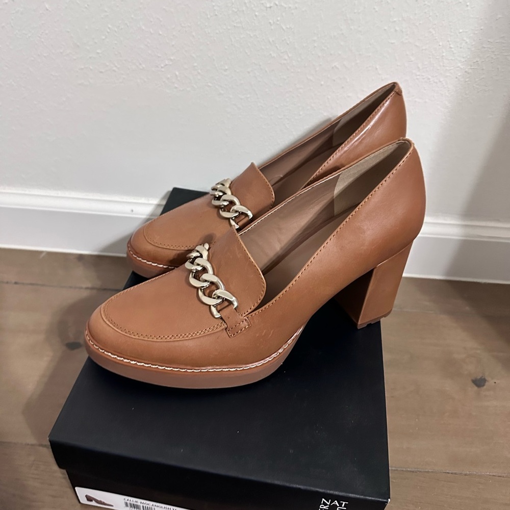 Naturalizer Tan Heeled Loafers with Chain Detail Block heel.